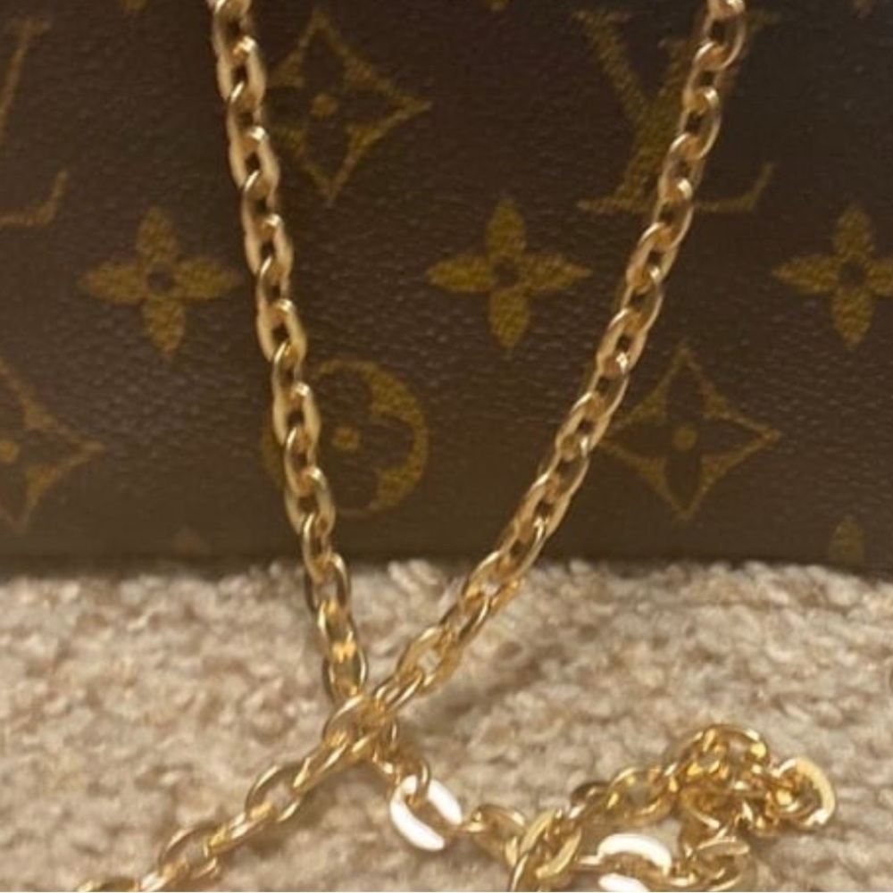 👜Auth Louis Vuitton Monogram Pochette/Crossbody Bag! One of the most popular👜 - Picture 9 of 11
